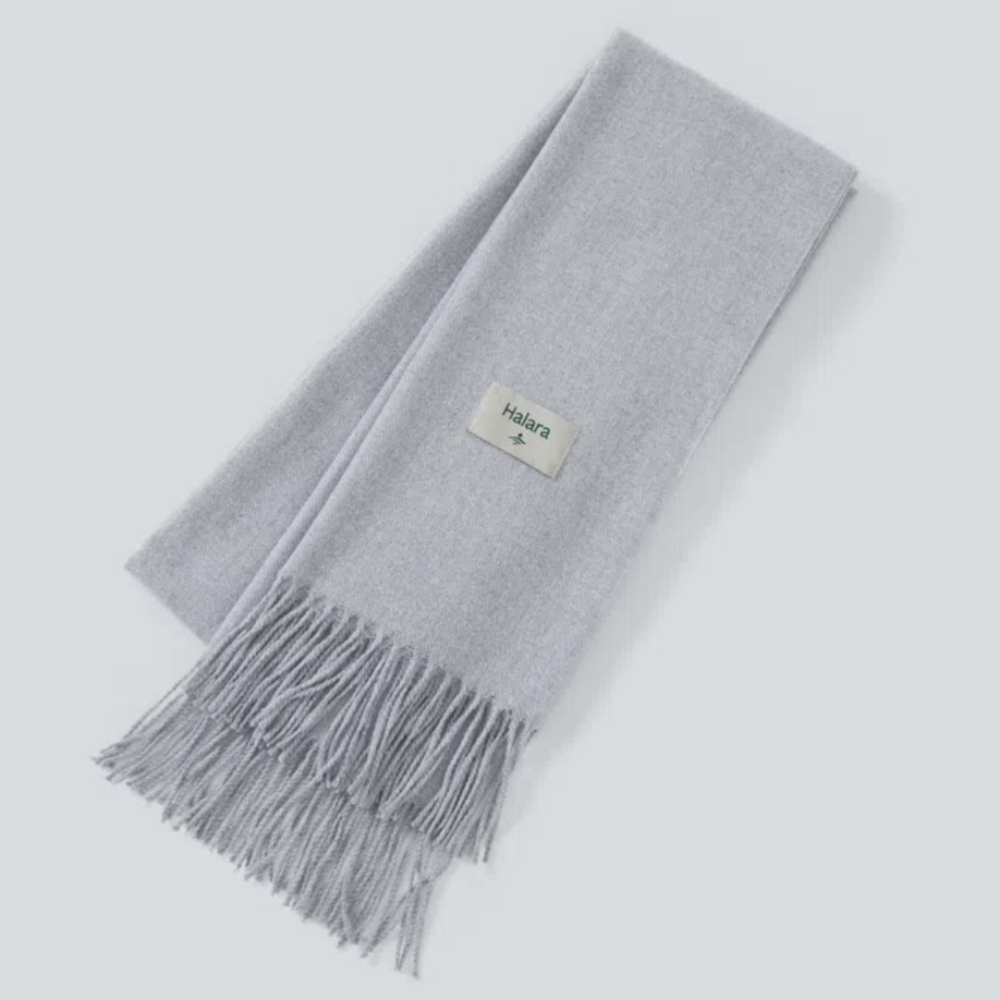 NWT HALARA Light Gray Fringe Scarf